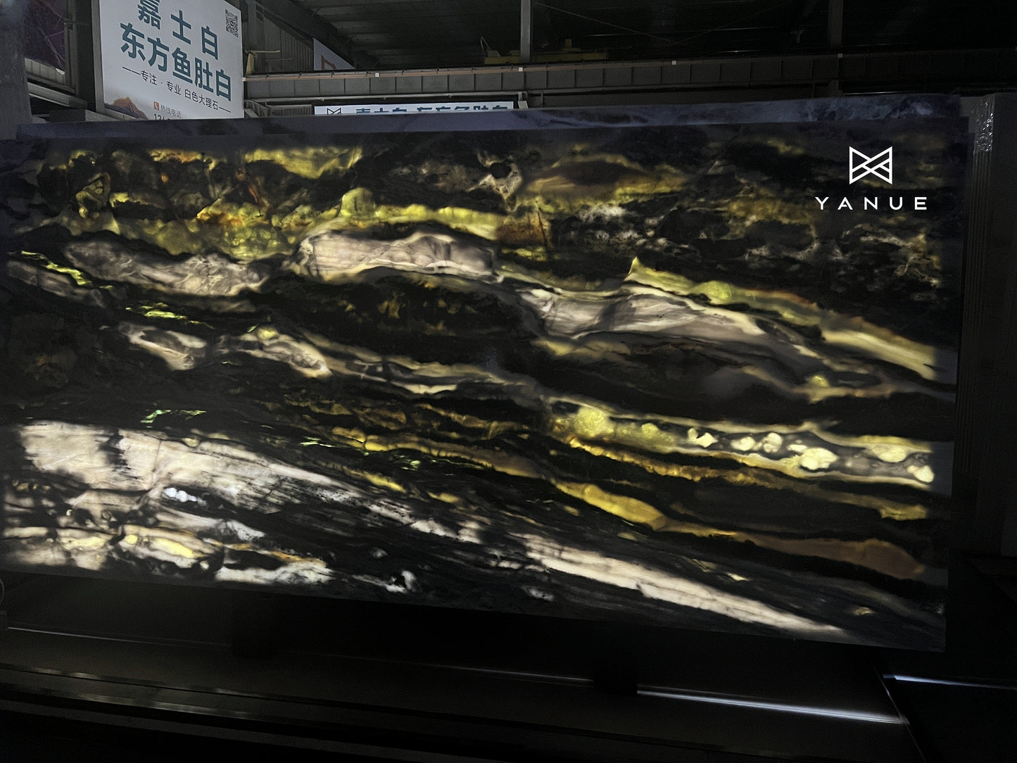 Quarry-Natural Quartzite -Luxurious green-Polished Slabs- Leather-Villa Interior Decoration-Countertops-patek-Design-Background walls-transparent